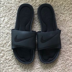 Nike slides
